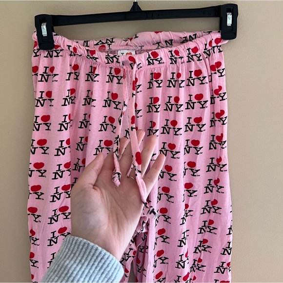 🗽I LOVE NEW YORK: Women’s size S, “I love New York” lounge pants, preowned. - Picture 4 of 6
